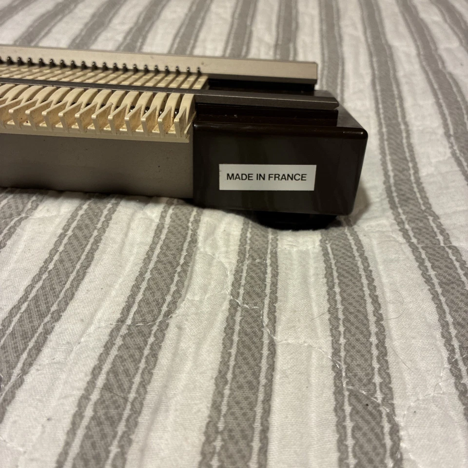 Máquina de tejer fácil blanca vintage hecha en Francia tipo S-7 - ajustable Foto 4 de 4