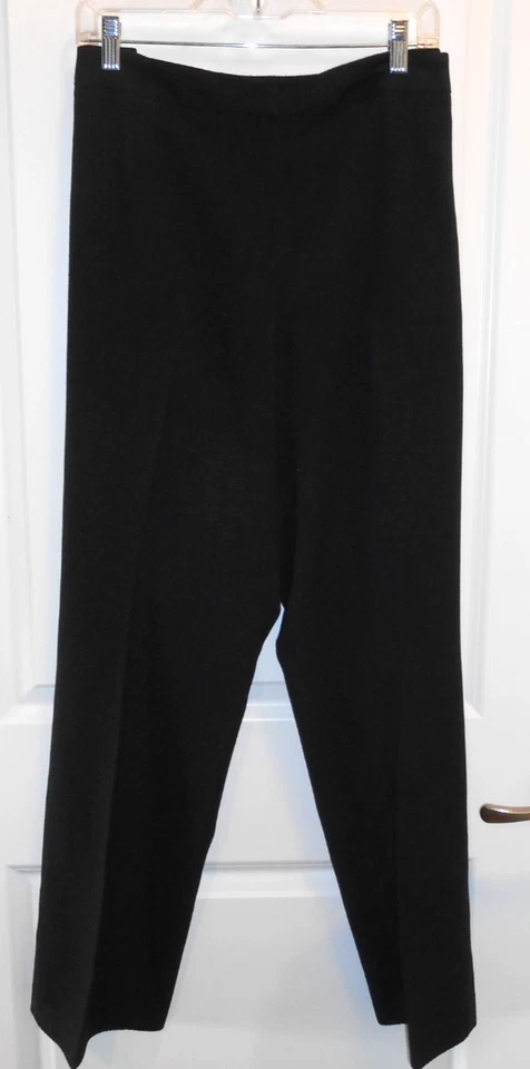 women's pants suit Le Suit, Black, lined, 2 button jacket, Size 18 - Image 2 of 3