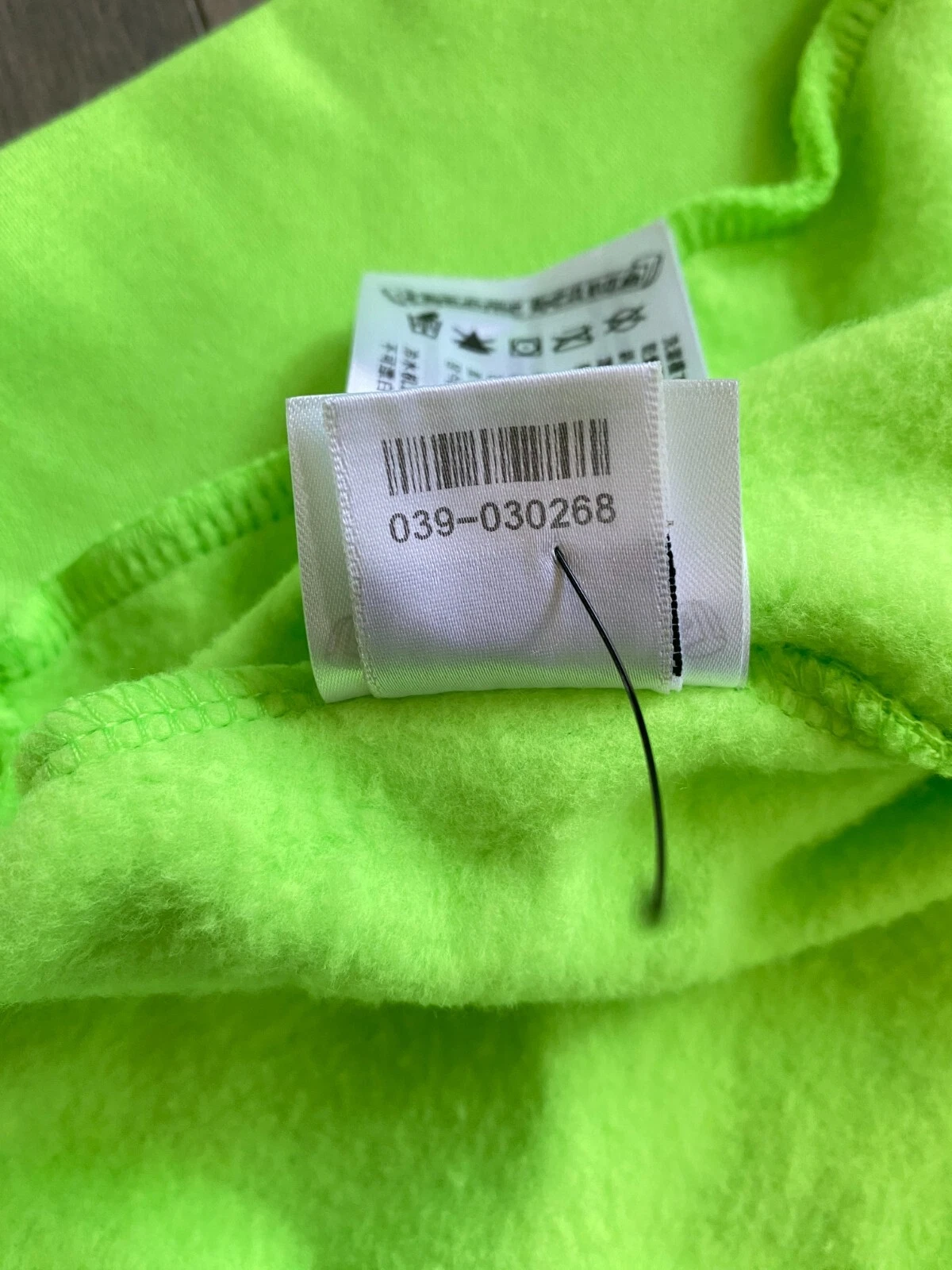 Felpa con cappuccio al neon Chrome Hearts logo verticale Ultra HD taglia L NUOVA 100% autentica ✅