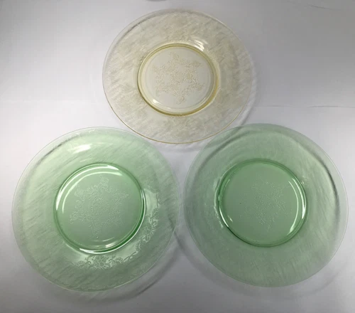 Hazel Atlas Florentine Dinner Plates 10” Lot Of 3 Green And Yellow, Vintage.