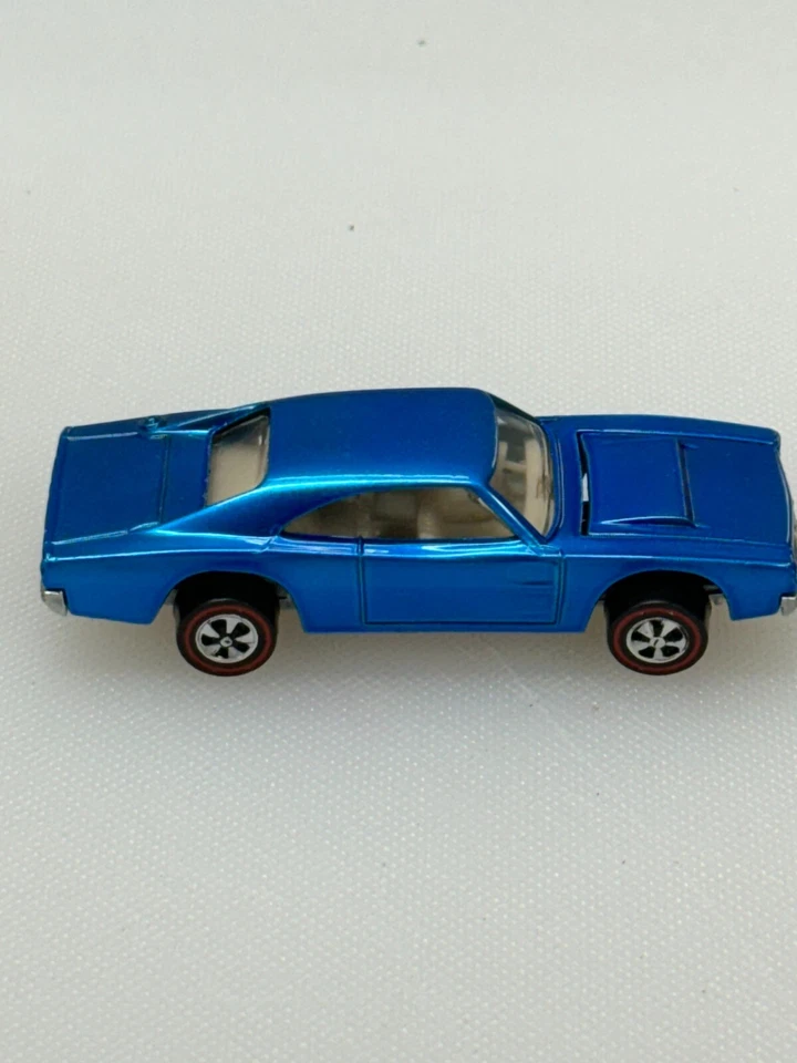 Cargador Dodge Hot Wheels Redline restaurado ’69 azul ¡MUY AFILADO! C9.8 USA Foto 4 de 4
