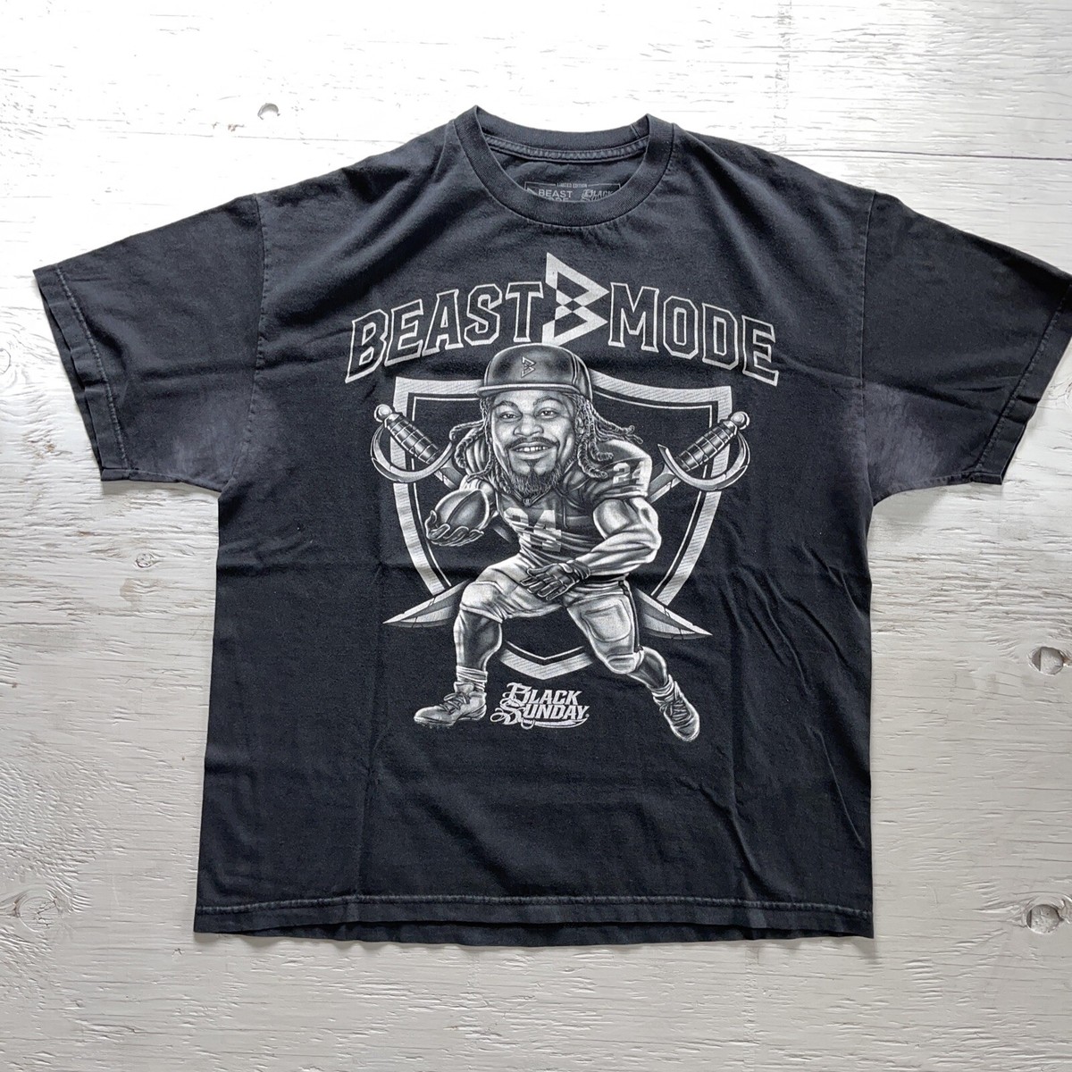 新品　BRIEFING MENS BIG BEAT SHIRT RELATED Marshawn Lynch Big Head Caricature Beastmode Oakland Raiders