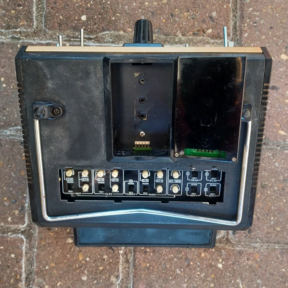 Trasmettitore FUTABA FG 7 GOLD (module bay) ideale per conversione a 2,4 GHz LemonRx - Immagine 3 di 3