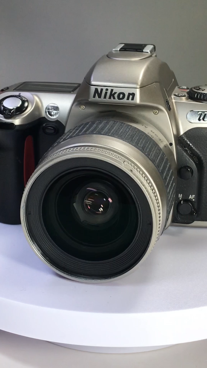 Nikon U Body 28-80mm 3.3-5.6 G Lens AF film camera from