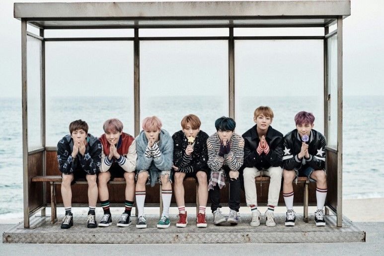 bts you naver walk alone フォトブック Amazon.com: BTS-[WINGS:YOU NEVER WALK ALONE] Album LEFT ver