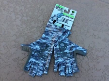 Fish Monkey Performance Half Finger Guide Glove FM11-GREYWTRCAM- Size M