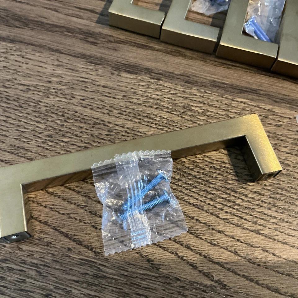 Lot Of 29 Gold Kitchen Cabinet Handles-5 Inch-Brass Drawer Pulls+5 Single Pulls - Image 2 of 4