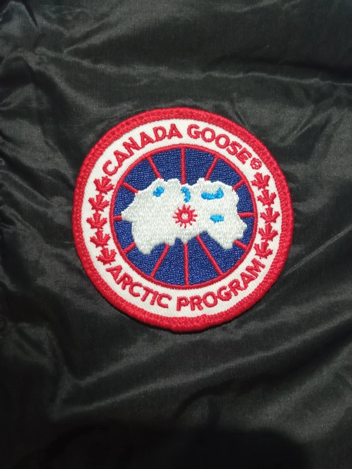 Chaleco quemado Canada Goose Carrik 2010 Toronto Maple Leafs DISTRESSED Foto 2 de 4