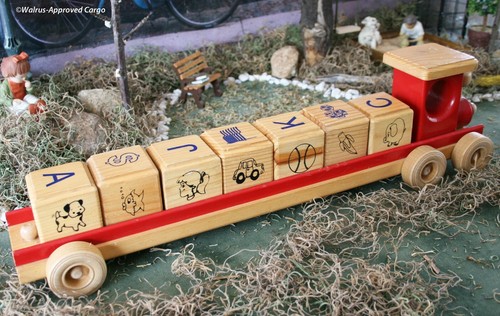 LARGO MOTOR DE TREN DE MADERA CON 7 BLOQUES DE MADERA: TODOS A BORDO PARA UNA DIVERTIDA FIESTA EN EL BLOQUE - Imagen 6 de 12