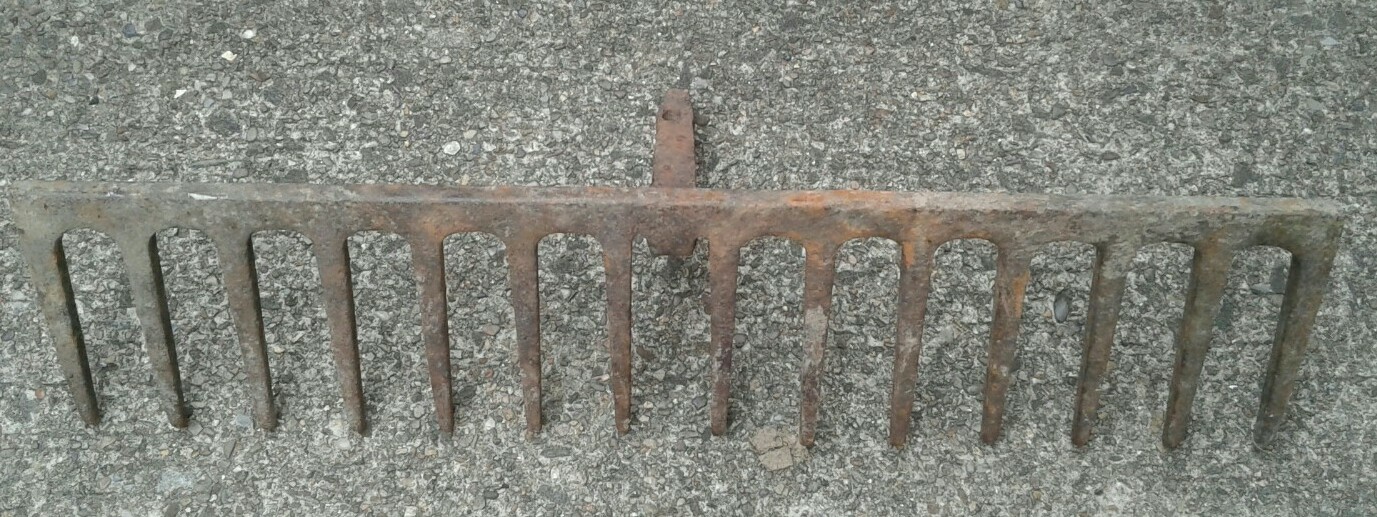 Vintage Rustic Rusty Garden Rake Head Hillbilly Wine Glass Rack ...