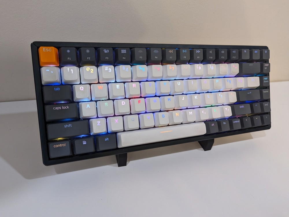 Minimalist Sturdy Mechanical Keyboard Holder Display Stand for Desktops