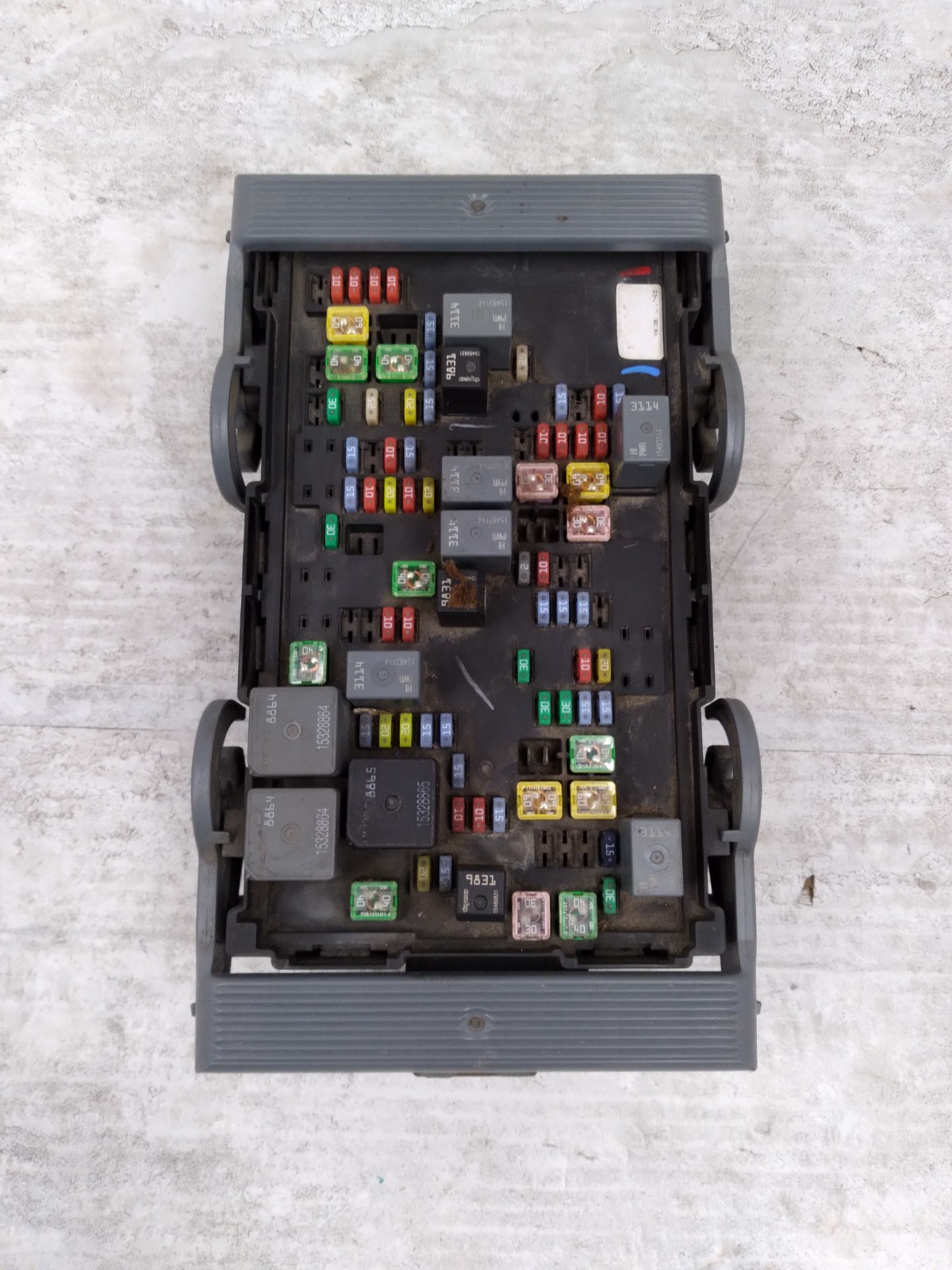 2007 Chevrolet Tahoe Engine Under Hood Junction Fuse Block 22798217