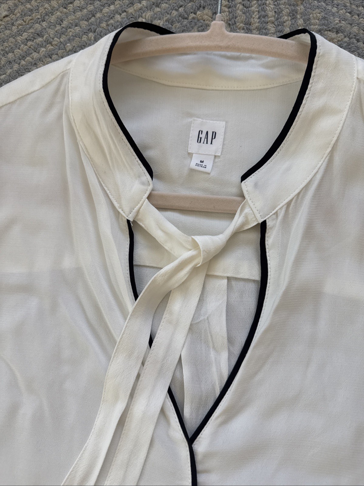 Women’s M Gap Ivory and Black Sheer Long Sleeve Blouse Cuffs and Hem