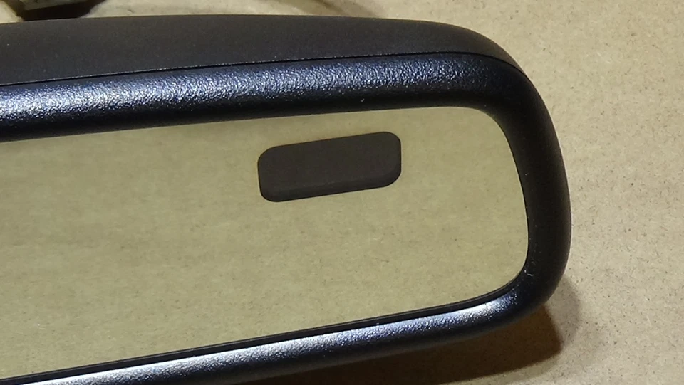 2005-2009 Ford Mustang Interior Auto Dim Compass Rear View Mirror - Image 3 of 4