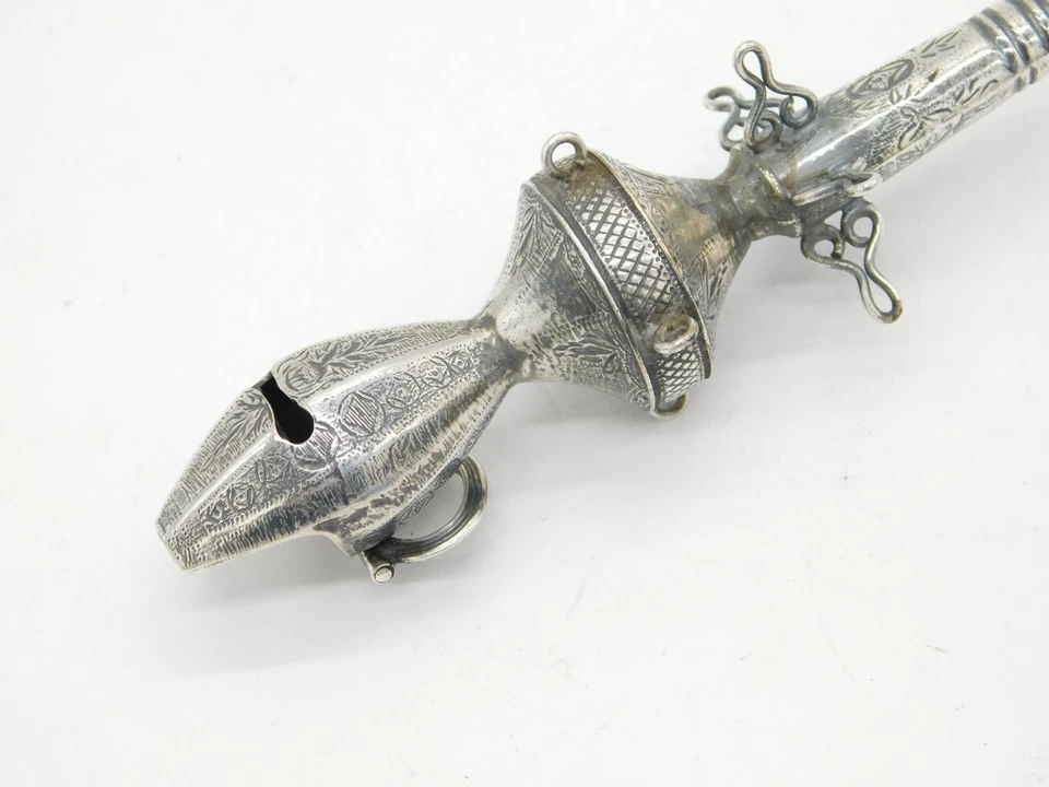 Sonajero y mordedor bebé antiguo siglo XIX .800 plata y coral rojo c1900 Foto 2 de 4