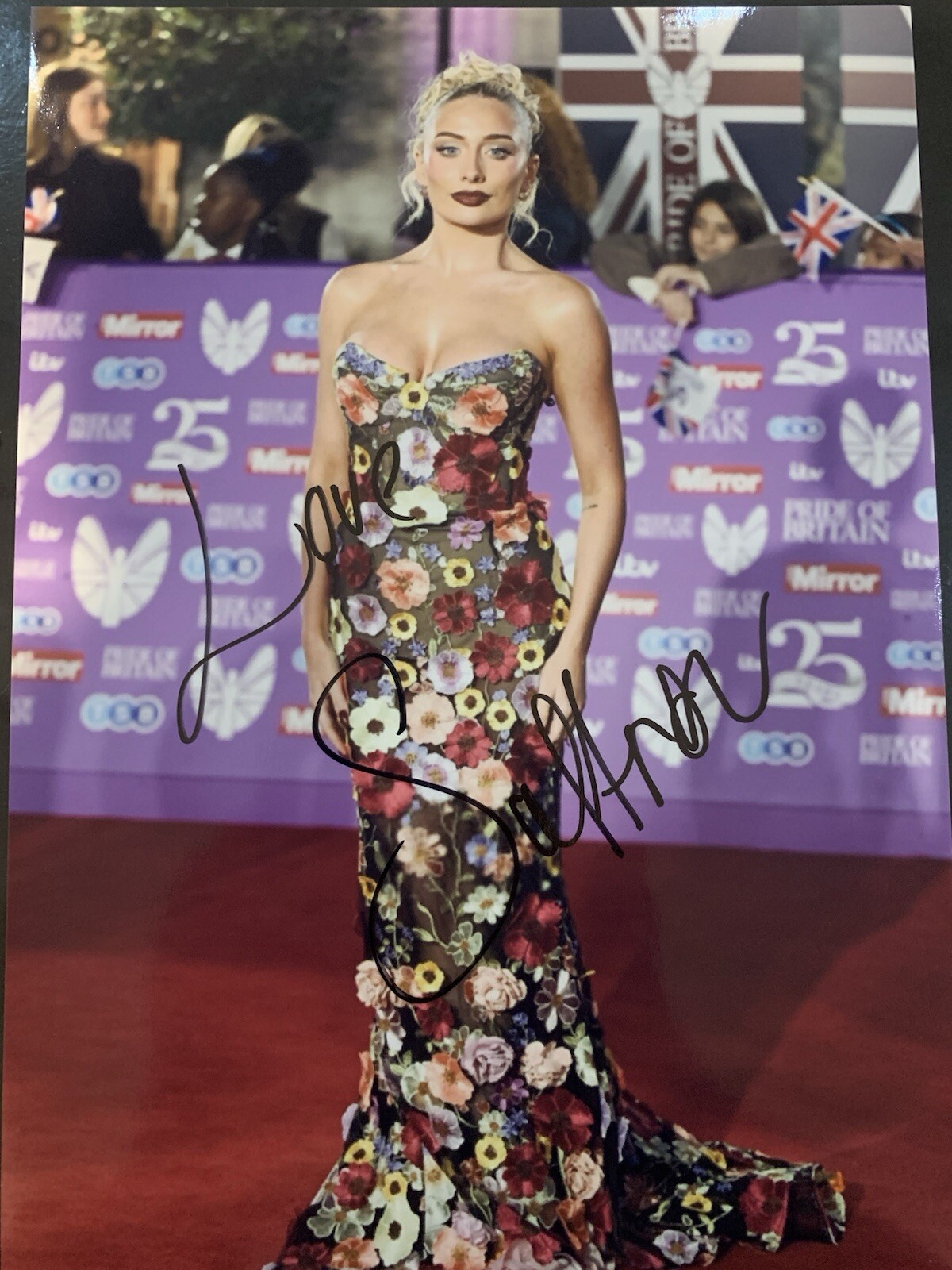 Foto A4 firmada por Saffron Barker con certificado de autenticidad - Estrictamente / YouTuber