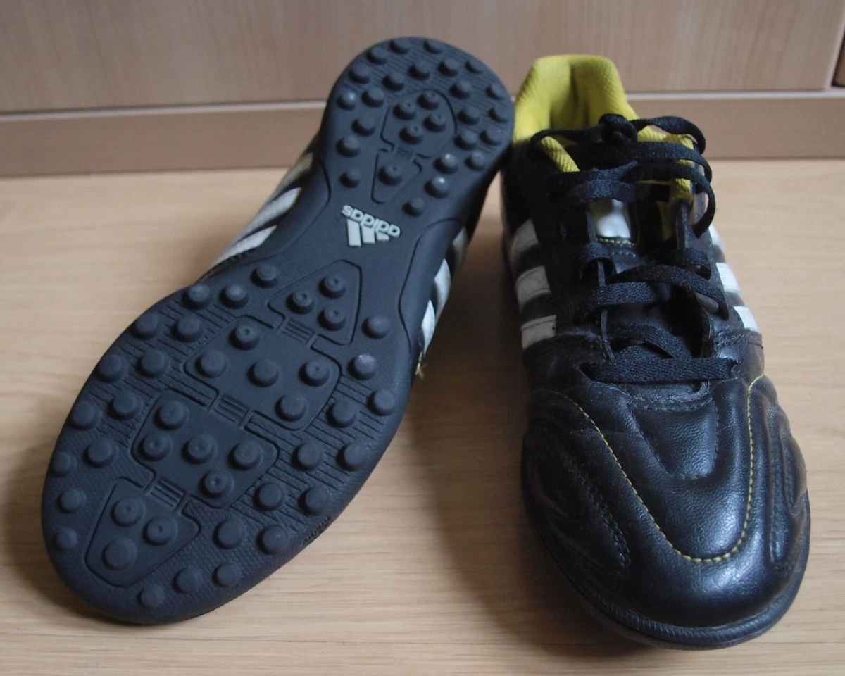 Botas fútbol Adidas TURF Talla 38. COMBINO ENVÍOS