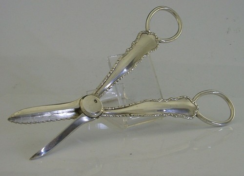 ENGLISH SOLID STERLING SILVER GRAPE SHEARS 1924 ANTIQUE 68g - Picture 2 of 7