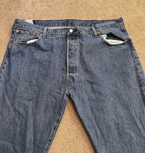 Levis 501 Jeans Mens 44x32 Blue Button Fly Straight Leg Classic Fit Work Wear - Picture 2 of 11