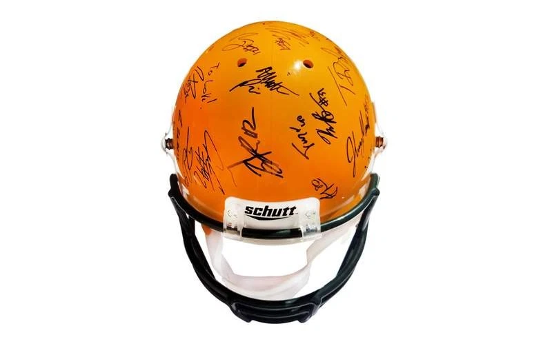 2014 Oregon Ducks team signed helmet W/Certificate (1) autographed - Image 2 of 4