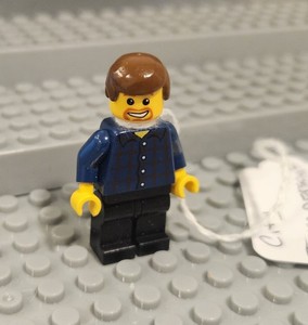 Lego MINIFIGURE- City Town Person Twn081  10196  Lot105
