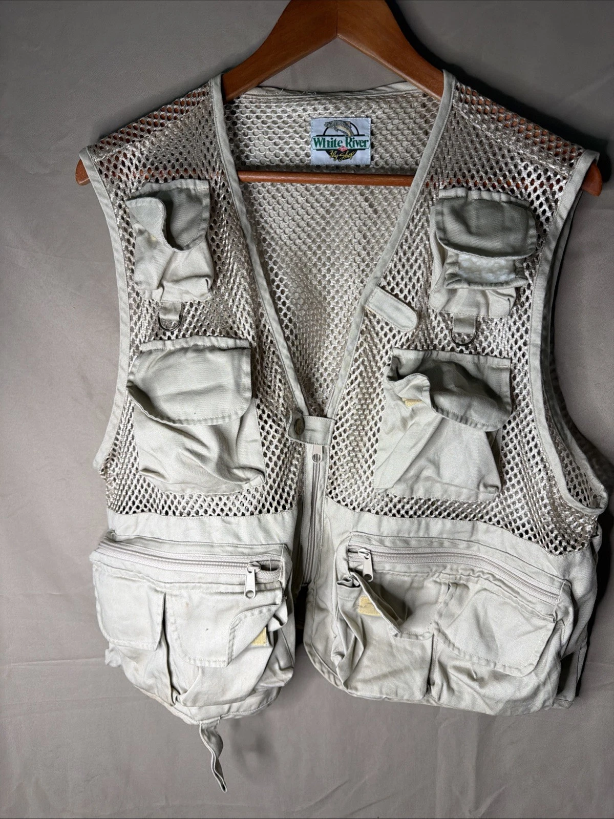 White River Vest Men XL Beige 8+ Pockets Fishing Gear Full Zip EUC