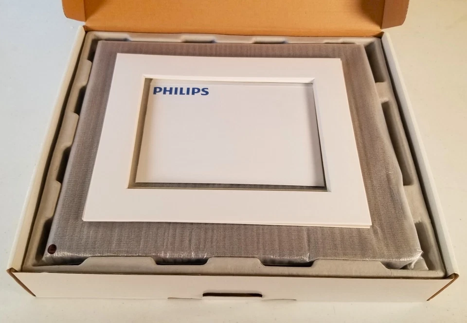 Philips 10.4" Digital Photo LCD PANEL SPF3400/G7 Brown Frame 2GB Store up 10,000 - Image 2 of 4