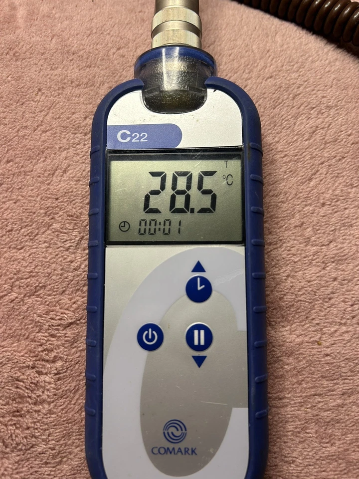 Comark C22 Digital Thermometer with Detachable Probe - Image 2 of 4