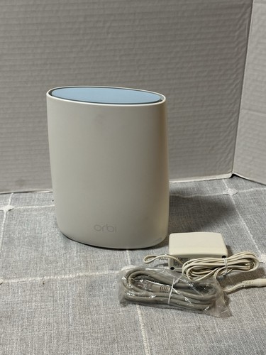 NETGEAR Orbi Router RBR50v2 AC3000 Tri-Band Wi-Fi Mesh System - Picture 11 of 11