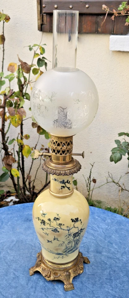 Belle lampe à huile ancienne en faïence et bronze / Avec son globe - Photo 4/4
