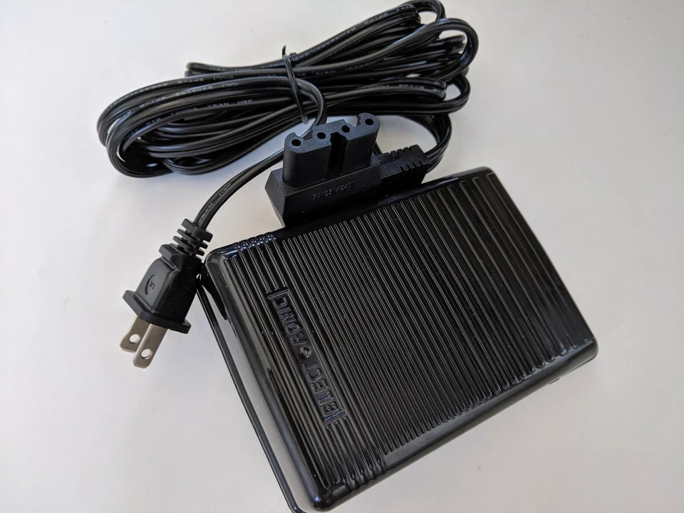 Electronic FOOT CONTROL PEDAL Bernina Old style 830,831,800,640,540,Round Type  - Image 2 of 4