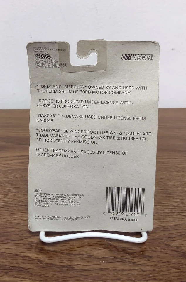 Racing Champions NASCAR Classics Donnie Allison #27 1969 Ford Torino Cobra N23 - Imagem 2 de 3