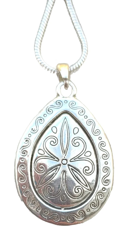 AVON 2-Side Pendant White Cabochon MOTHER PEARL/SilverTone Design; Necklace 19" - Image 4 of 4
