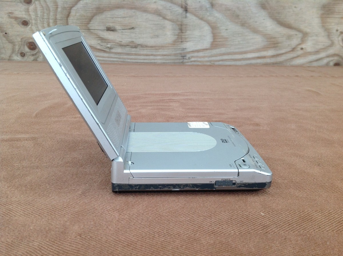 Initial IDM-9520 Portable DVD/MP3/CD Player (4.2