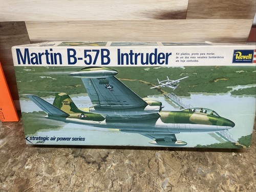 Revell Martin B-57B Intruder Vintage. Kostenloser Versand