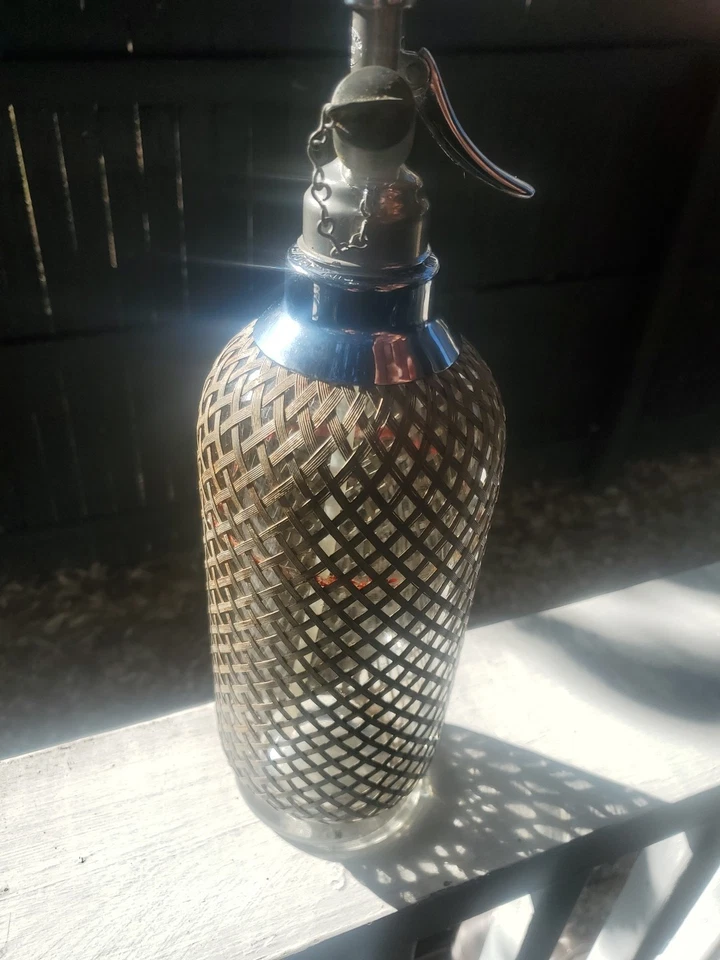 Sifón de soda vintage London Sparklets Seltzer botella de barra de malla de alambre de vidrio años 30 Foto 2 de 4
