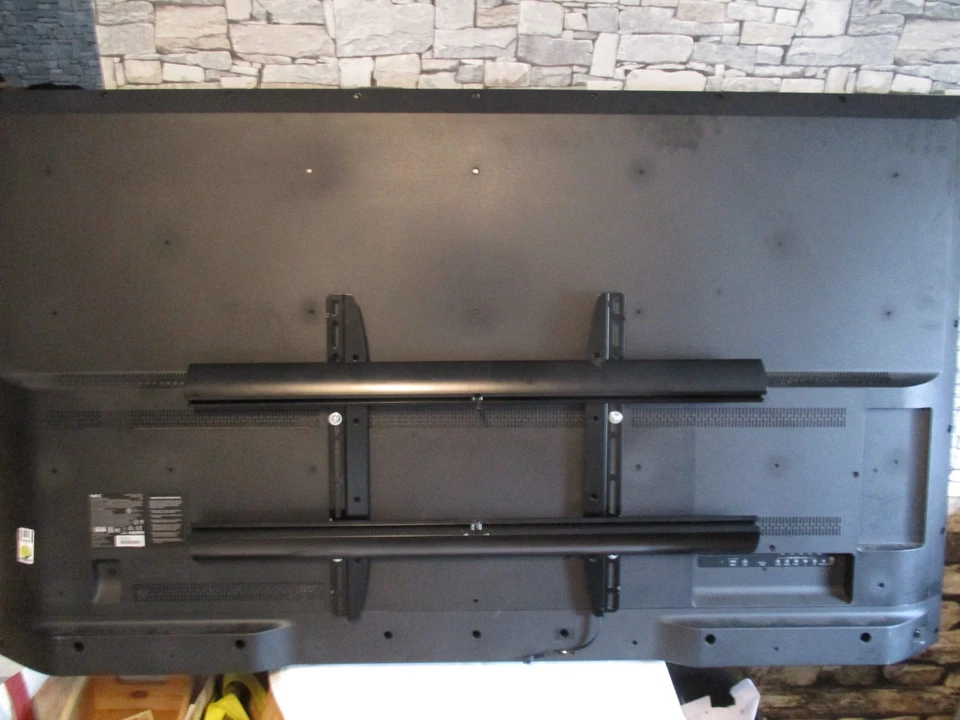 Monitor / Bilschirm von NEC MultiSync E657Q LCD 65 - Bild 4 von 4