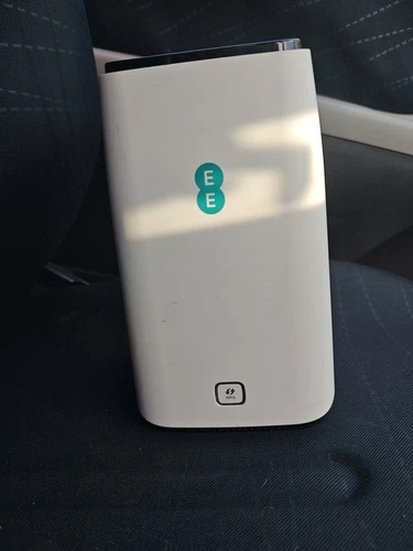 NR5103e 5GEE 5G WiFi 6 Smart Hub Mobile Broadband Router (Unlocked, Used)