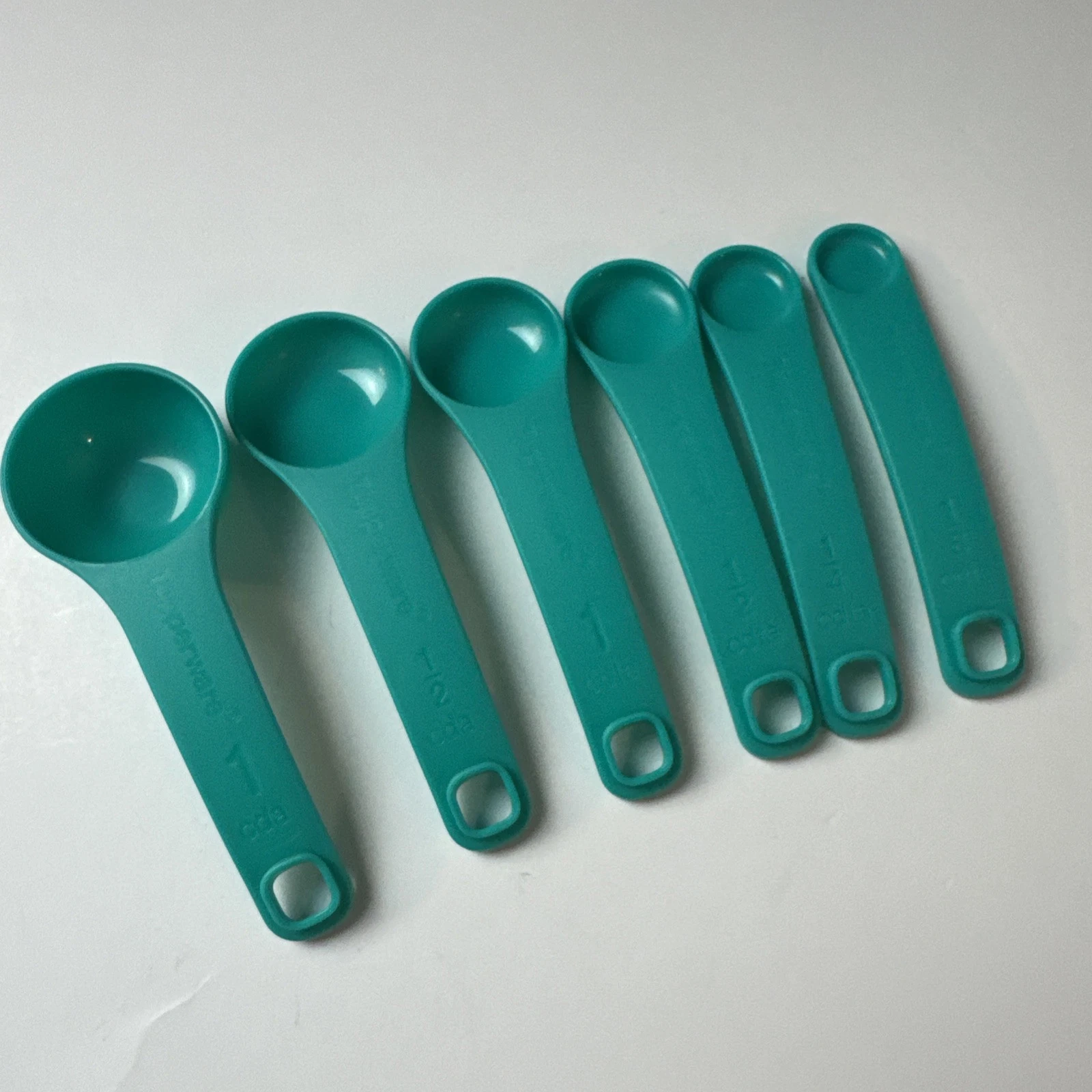 Tupperware Measuring Mates Spanish Set Nesting Measure Teal Green New