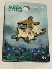 Prendedor Loungefly Disney Raya el Último Dragón 3 Monkies Ongi