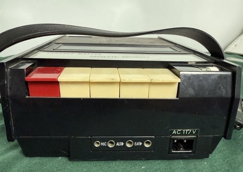 Channel Master Solid State Cassette Recorder Vintage Audio Device - Picture 3 of 7