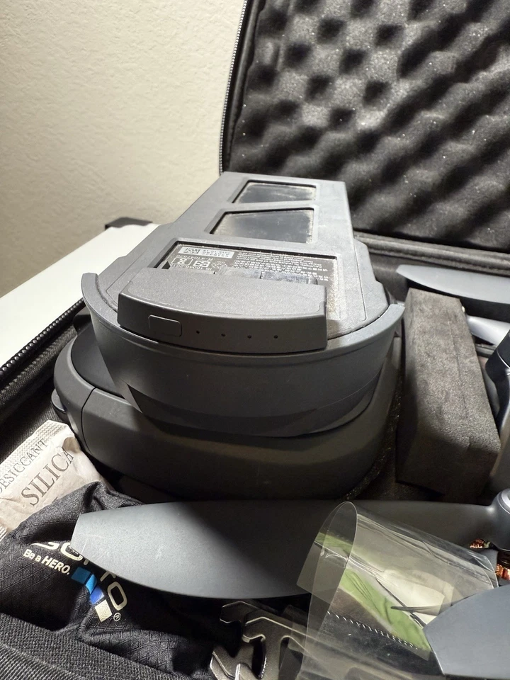 GoPro Karma Drone + Controller | No Charger | IncludesCase And Extra Propellers - Image 4 of 4