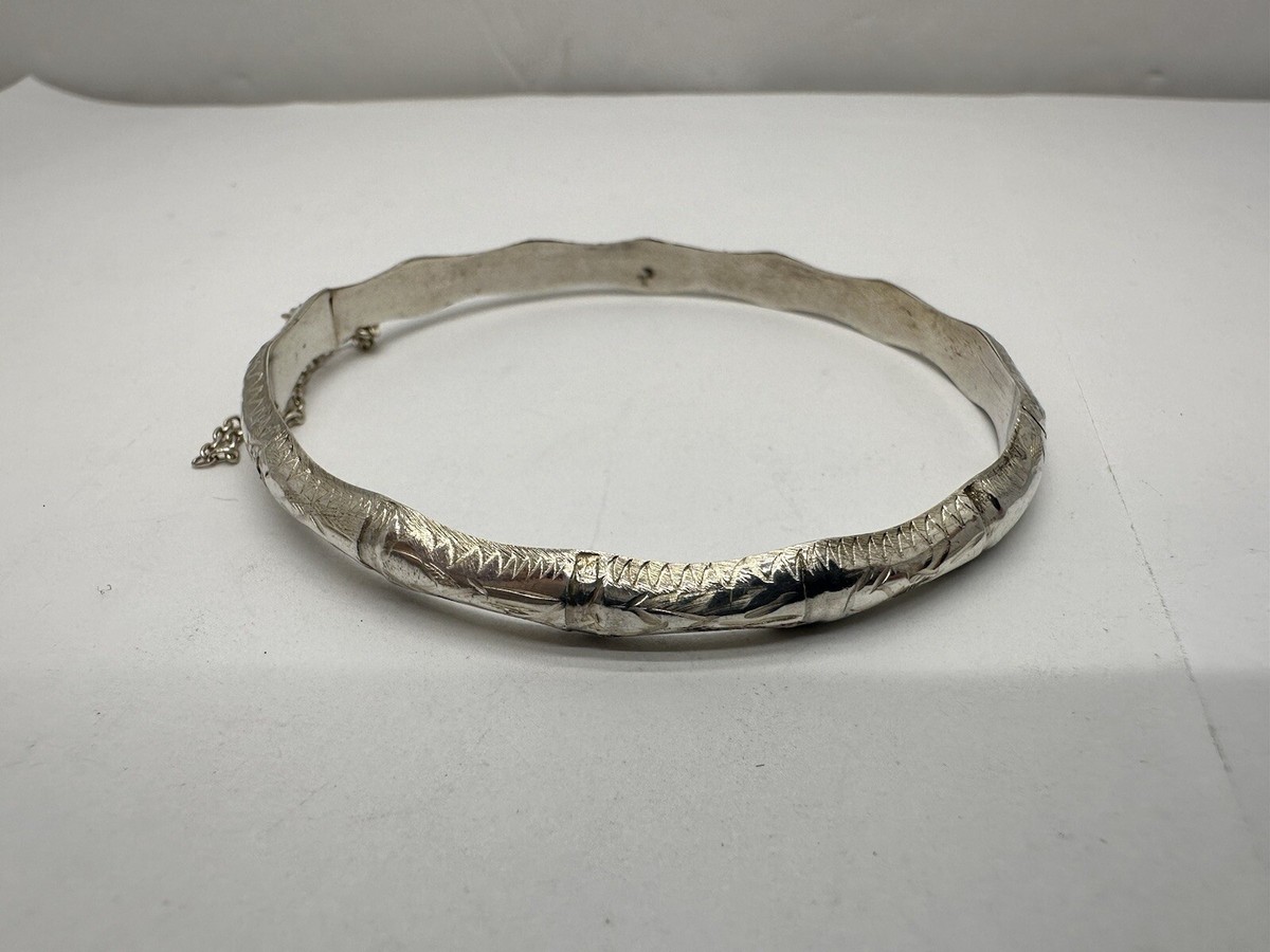 Vintage 925 S.S Etched Wavy Edge Hinged Bangle Bracelet 7 1