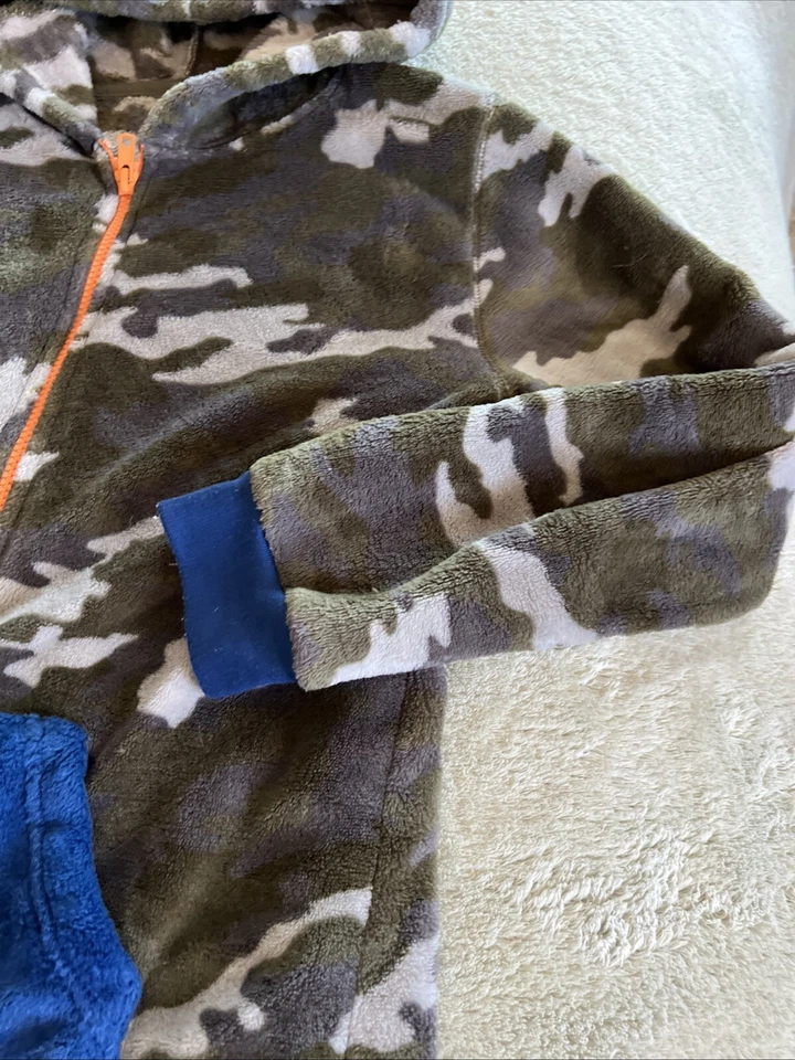Pijama Tucker Tate Boys verde camuflaje polar con capucha manga larga 10-12 Foto 4 de 4