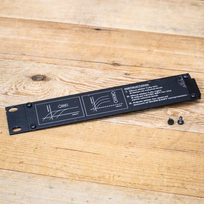 DBX Single Long Rack Ear for163x/263x/363x/463x/563x Mount Bracket U281087