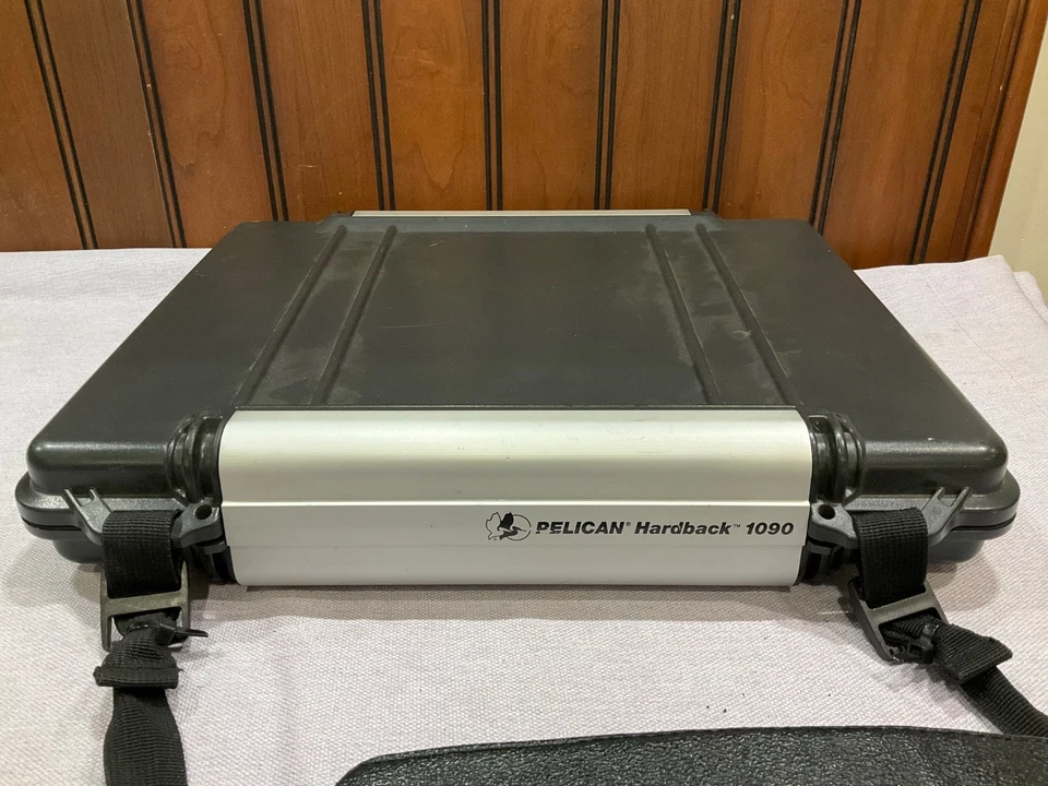 Vintage Pelican Hardback 1090 The Ultimate 15” Notebook Computer Protector, NEW - Image 2 of 4
