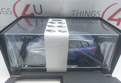 Spark 1:18 BMW iX5 Art Car Es Devlin Art Basel expositie 2024 Basel nieuw