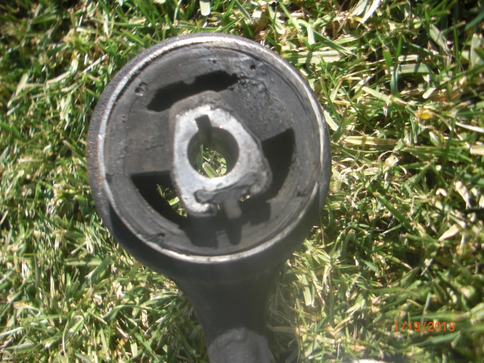 (1995 - 2001) 宝马 E38 740iL 740i 750iL 730d 730i 740d 735iL 728i 控制臂前部 — 第 2/4 张图片