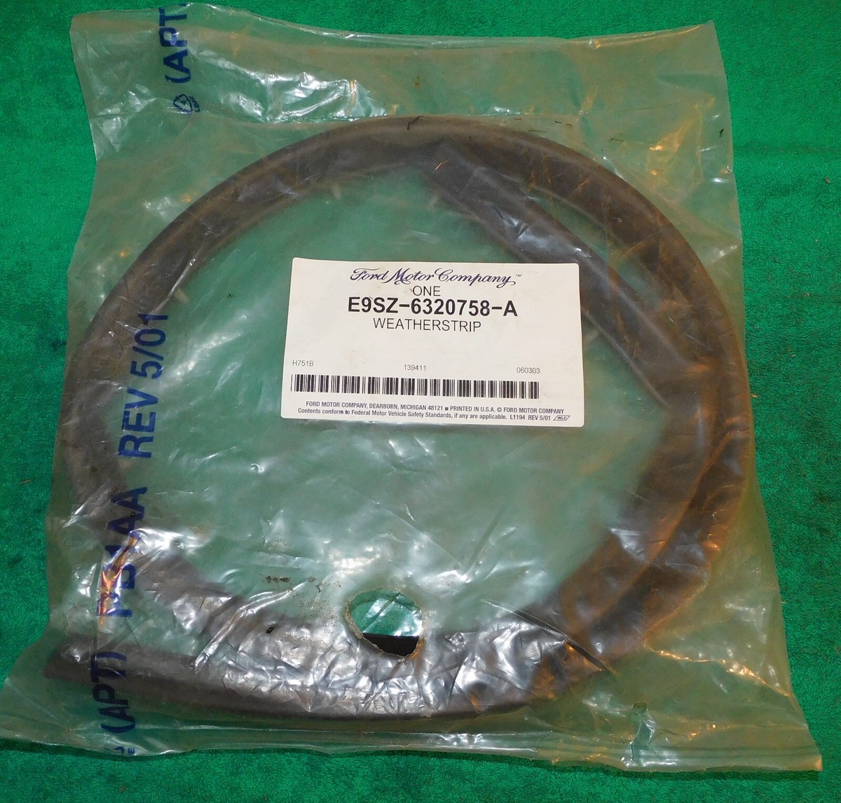 1989-1997 Thunderbird LX Super Coupe Cougar Xr7 NOS DOOR