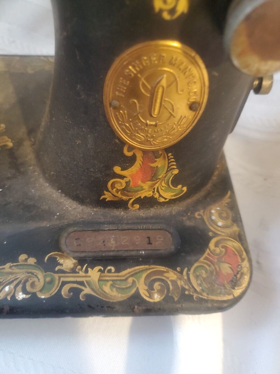 Vintage SINGER 3/4 Sewing Machine SN G9252919 - For parts or Vintage SINGER 3/4 Sewing Machine SN G9252919 - For parts or